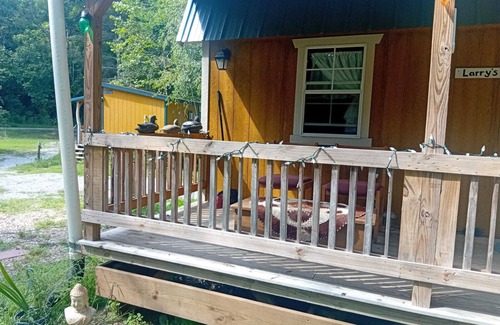 Athens Cabin | Laurentius' Cabin on a Koi Pond