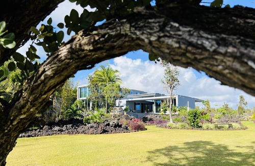 Puna Palisades Villa | Lava Flow House Pool Ocean View Kehena Beach w A/C