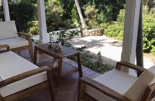 Shoal Bay Cottage | LaVanda Cottage, Romantic Ocean Getaway