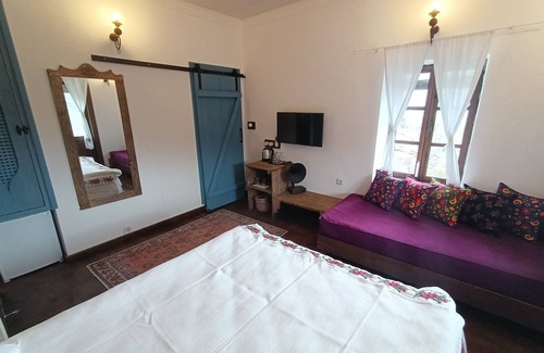 Soke House | Lavanta Room. Puli Stone Houses