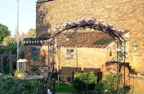 Louth Cottage | Lavender Cottage, a pretty period cottage in Louth