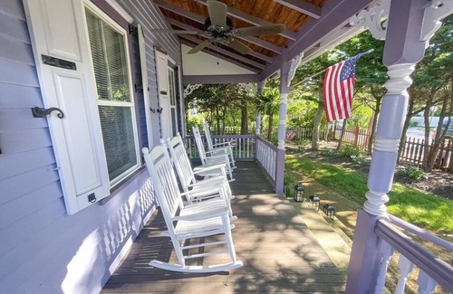 West Cape May House | Lavender Dreams By The Sea (4 BR/2 BA) PET FRIENDLY home in WEST CAPE MAY!