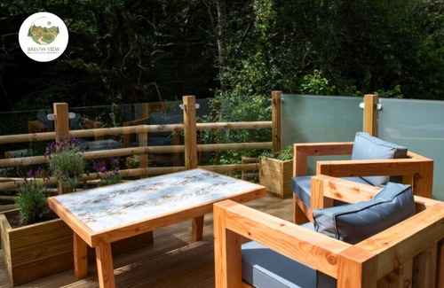 Ammanford Cabin | Lavender Lodge for 2 Hot Tub + Sauna