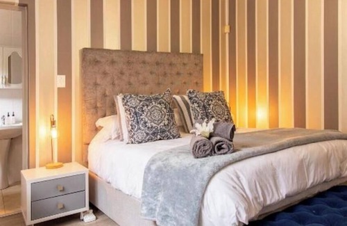 Tokai Apartment | Lavender - Queen Self catering Unit