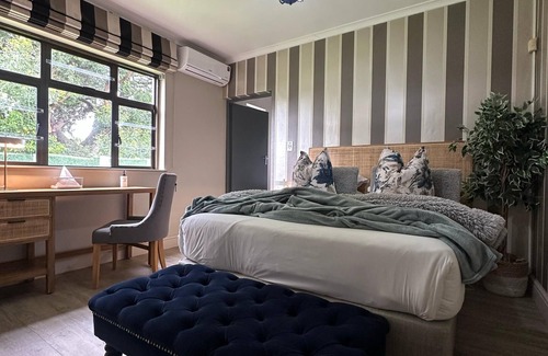 Lakeside Bed & Breakfast | Lavender self-catering room - 2 on Lismore Guesthouse