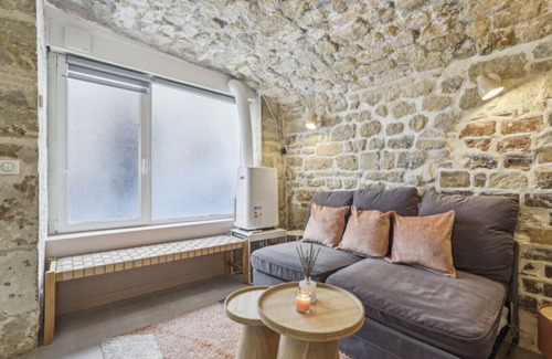 Palais-Royal Apartment | Lavie Maison face Palais Royal
