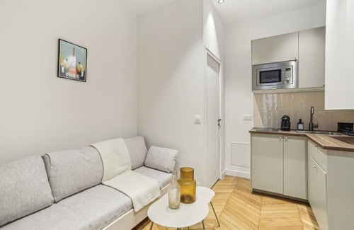 Ternes Apartment | Lavie Maison : Hot Tub & AC Near Arc de Triomphe
