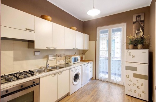 Sestri Levante Apartment | LAVINIA: 5-rooms-apartment, central, PRIVATE PARKING + Air Conditioning near sea