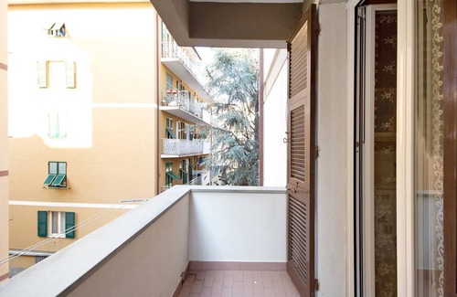 Sestri Levante Apartment | LAVINIA: 5-rooms-apartment, central, PRIVATE PARKING + Air Conditioning near sea