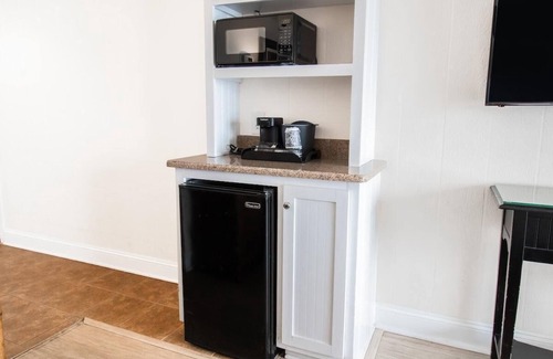 Litchfield by the Sea Apartment | Lavish 3rd Floor Oceanfront King Room