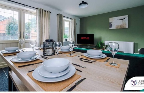 Liverpool House | ◑Lavish 4 Bed ◑Master Ensuite ◑Parking ◑Garden
