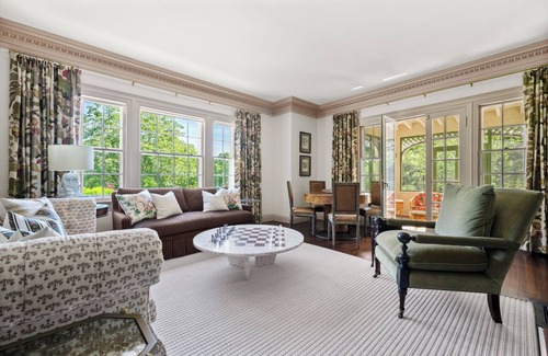 Dedham House | Lavish Boston Villa | 🏊 Pool, 🌸 Gardens, 🎲 Games, 📚 Library | 8BR Sleeps 18