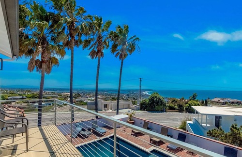 La Jolla Mesa House | Lavish Dog-Friendly Estate- Epic Ocean Views, Private Pool, Hot Tub & Central AC