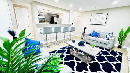 Charlotte Apartment | Lavish Escape