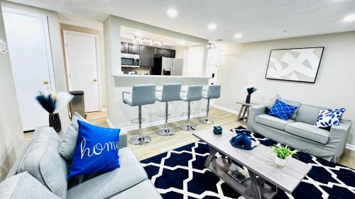 Charlotte Apartment | Lavish Escape