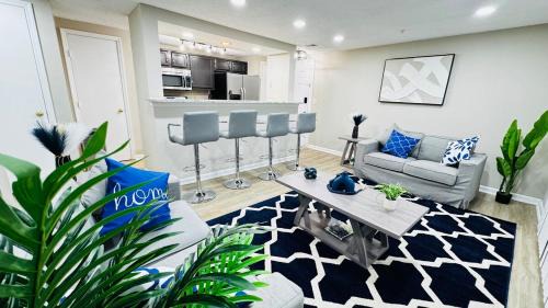 Charlotte Apartment | Lavish Escape