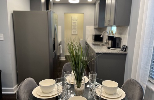 Decatur House | Lavish Living in Greater Decatur feat Private Chef!