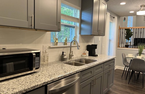 Decatur House | Lavish Living in Greater Decatur feat Private Chef!
