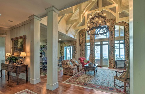 Cashiers Cottage | Lavish Mountaintop Lodge: Deck w/ Stunning Views!