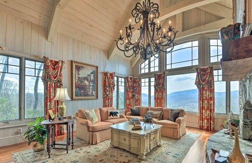 Cashiers Cottage | Lavish Mountaintop Lodge: Deck w/ Stunning Views!