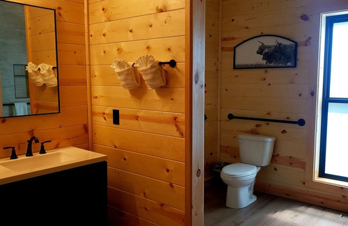 Logan Cabin | Lavish New Lodge Surrounded by Nature in Hocking Hills - Lodge 1