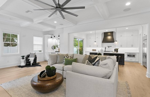 SoHo House | Lavish & Spacious Home in Walkable Hyde Park