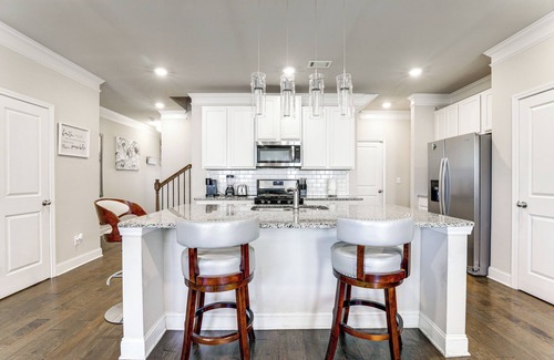 Lawrenceville House | Lawrenceville Townhome w/Community Pool Access!