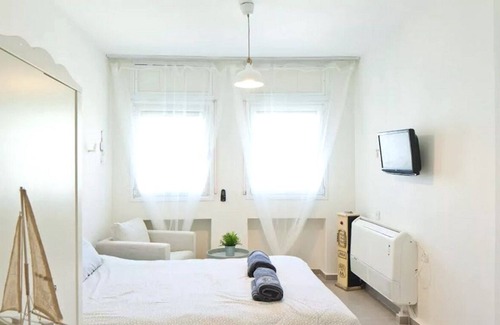 Netanya Apartment | laxury studio near the beach with a sew veiw