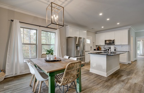 Sylacauga House | Lay Lake Cabin @ Piney Point on Peckerwood Creek!