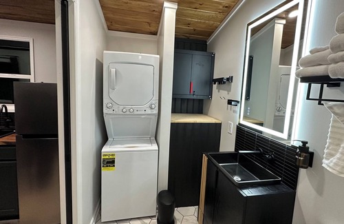 Marion House | Layla Haus-Tiny Home W/Private Yard ~ Pet Friendly