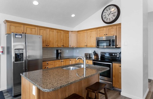 Layton House | Layton Escape Near Air Force Base & Snowbasin