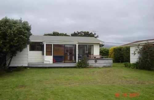 Waikanae House | LAYZDAYZ your home away from home
