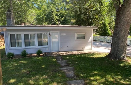 Cadillac House | Lazy Acorn "The Blue Gill" on Lake Mitchell