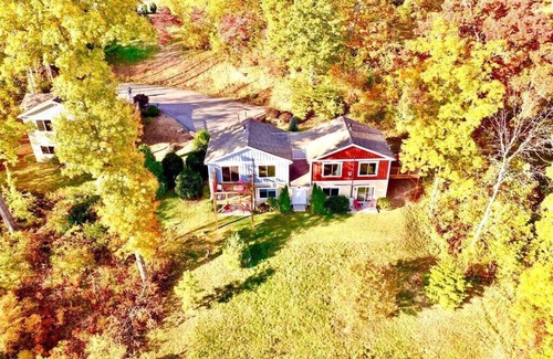 Weaverville House | Lazy Bear Cottage Has Hot Tub Mountain Views