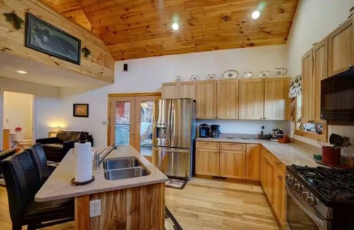 Bryson City House | Lazy Bear located in Long Creek Preserve