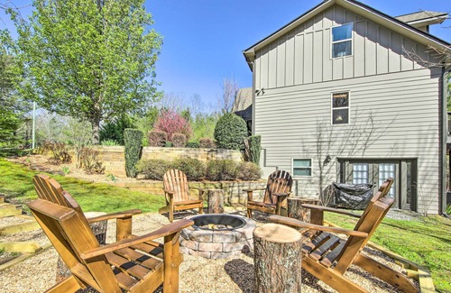 East Ellijay Cabin | 'Lazy Bear Lodge' ~ 2 Mi to Downtown Ellijay!