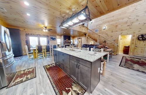 Walland Cabin | Lazy Bear Lodge: Free Attraction Tickets, Hot Tub & Theater Room