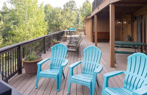 Florissant House | Lazy Bear Lodge in Florissant with Mountain Views!