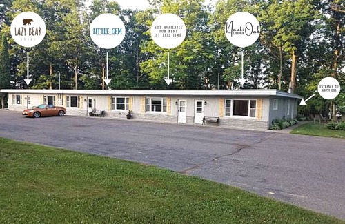 Lake Tomahawk Condo | Lazy Bear Lodge with Boat Slip on Lake Tomahawk