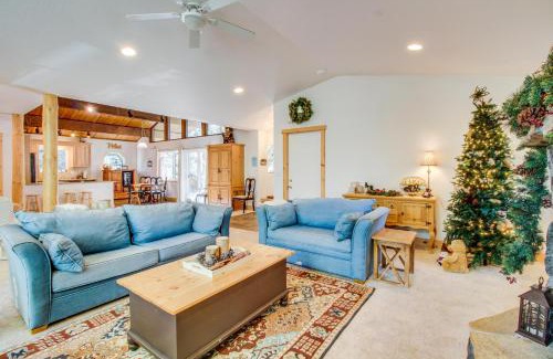 Country Club Estates House | Lazy Bear Retreat