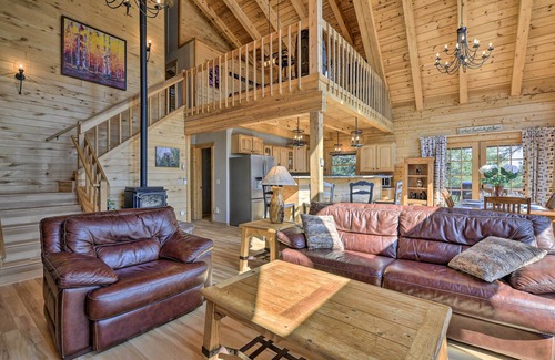 Pagosa Springs Cabin | ‘Lazy Beaver Lodge’ Pagosa Cabin w/Deck, Fire Pit