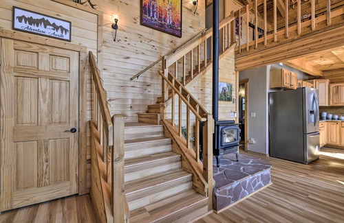 Pagosa Springs Cabin | ‘Lazy Beaver Lodge’ Pagosa Cabin w/Deck, Fire Pit