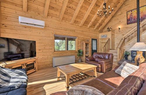 Pagosa Springs House | Lazy Beaver Lodge Pagosa Cabin with Deck, Fire Pit