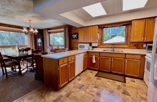 Catchacoma Cottage | Lazy Day Bay Cottage On Catchacoma Lake