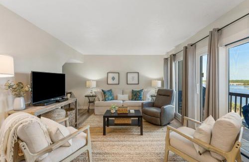 Sunnyside Apartment | Lazy Days Cabana at Pinnacle Port A-540