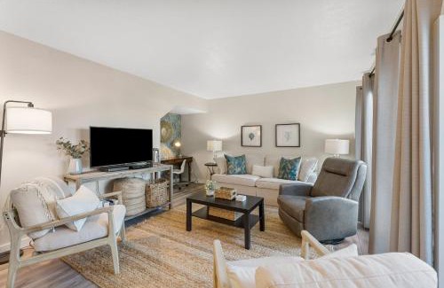 Sunnyside Apartment | Lazy Days Cabana at Pinnacle Port A-540