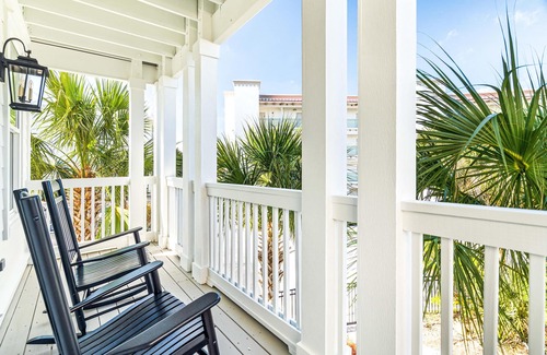 Rosemary Beach House | Lazy Days l Pet Friendly l Pool l Bikes