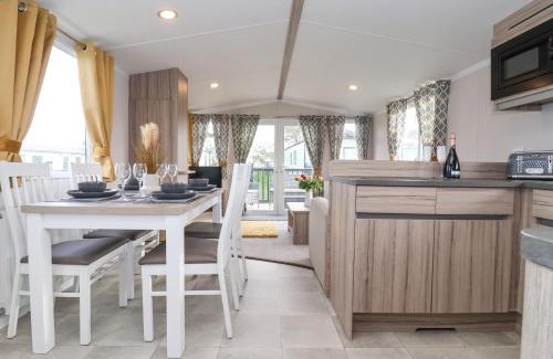 West Heslerton House | Lazy Dayz Lodge