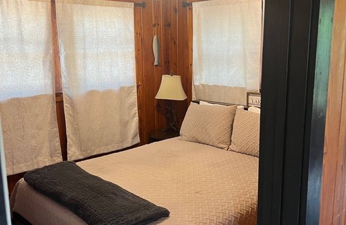 Mountain Home Cabin | Lazy Daze Lodge at Fish & Fiddle Family Resort & Extended Stay