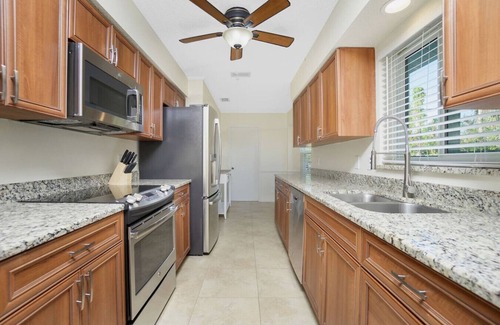 Englewood Apartment | Lazy Daze on Teaberry
